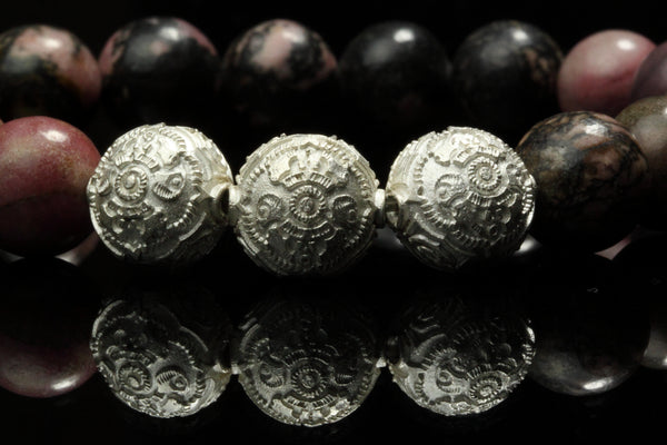Grand Howlite and Beautiful Silver Beads