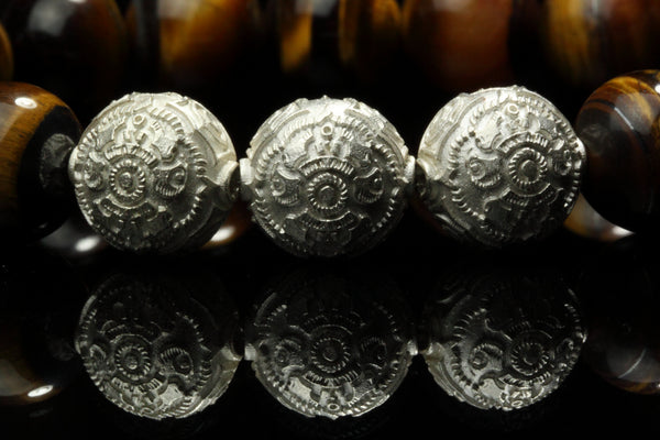 Grand Yellow Tiger´s Eye and Beautiful Silver Beads