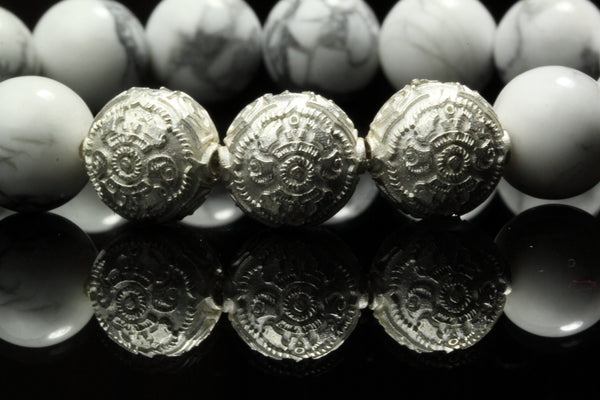 Grand Howlite and Beautiful Silver Beads