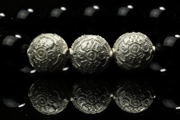 Grand Onyx and Beautiful Silver Beads