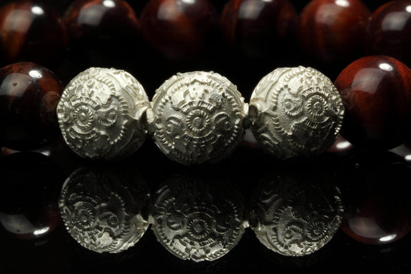 Grand Red Tiger´s Eye Men´s and Beautiful Silver Beads